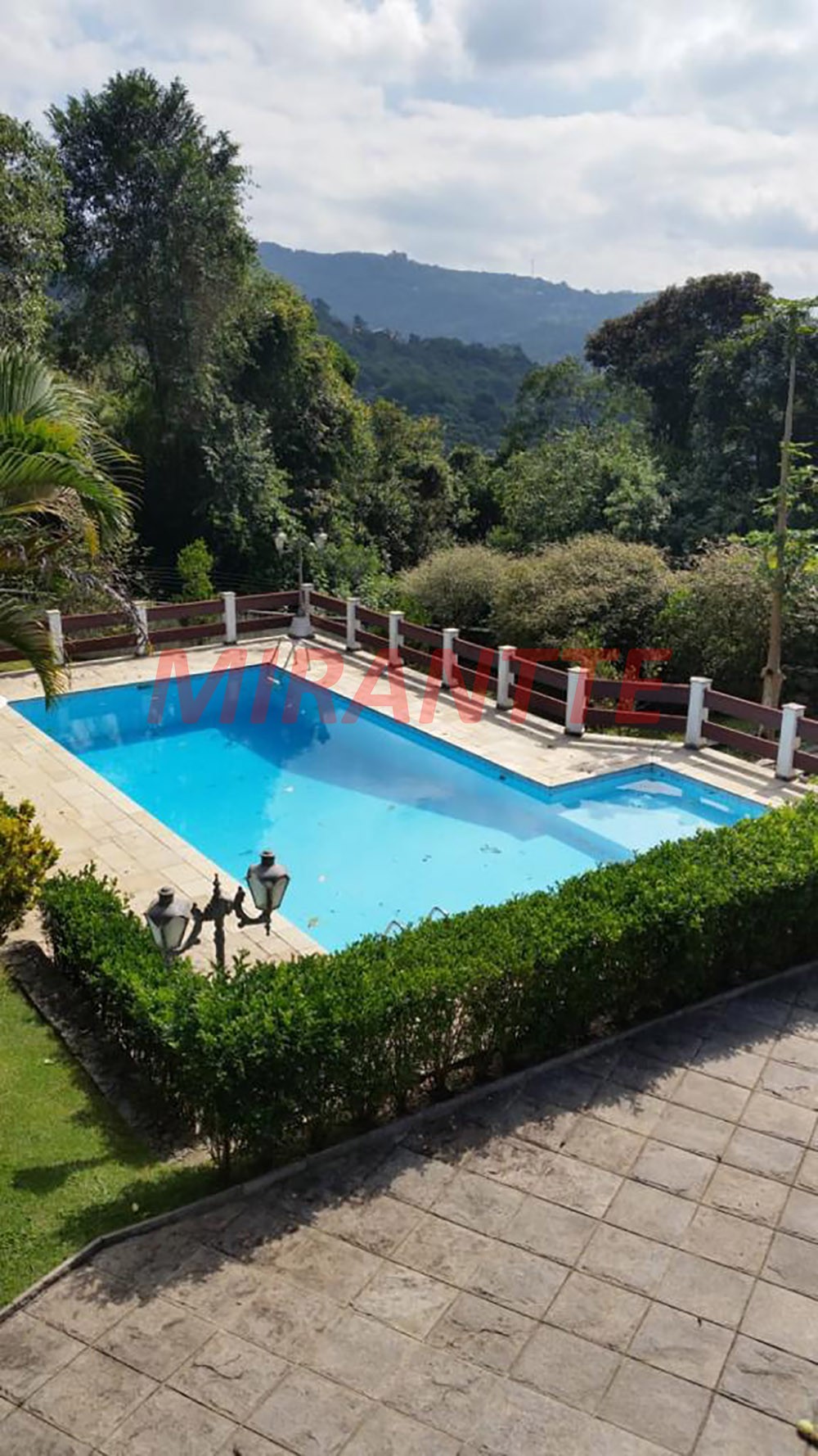 Sobrado de 433m² com 4 quartos em Serra da Cantareira