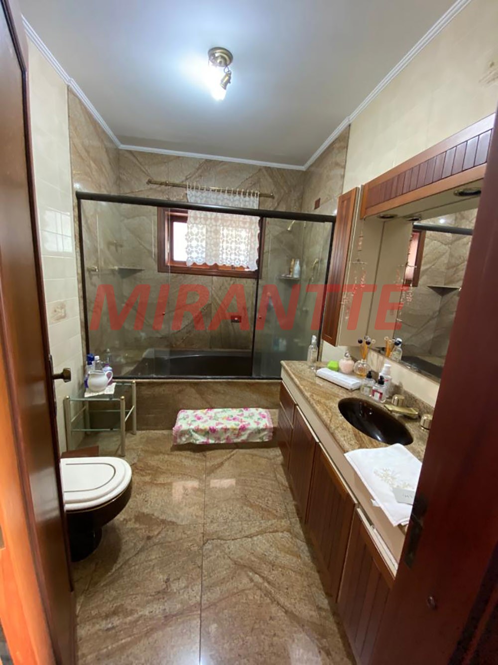 Sobrado de 433m² com 4 quartos em Serra da Cantareira