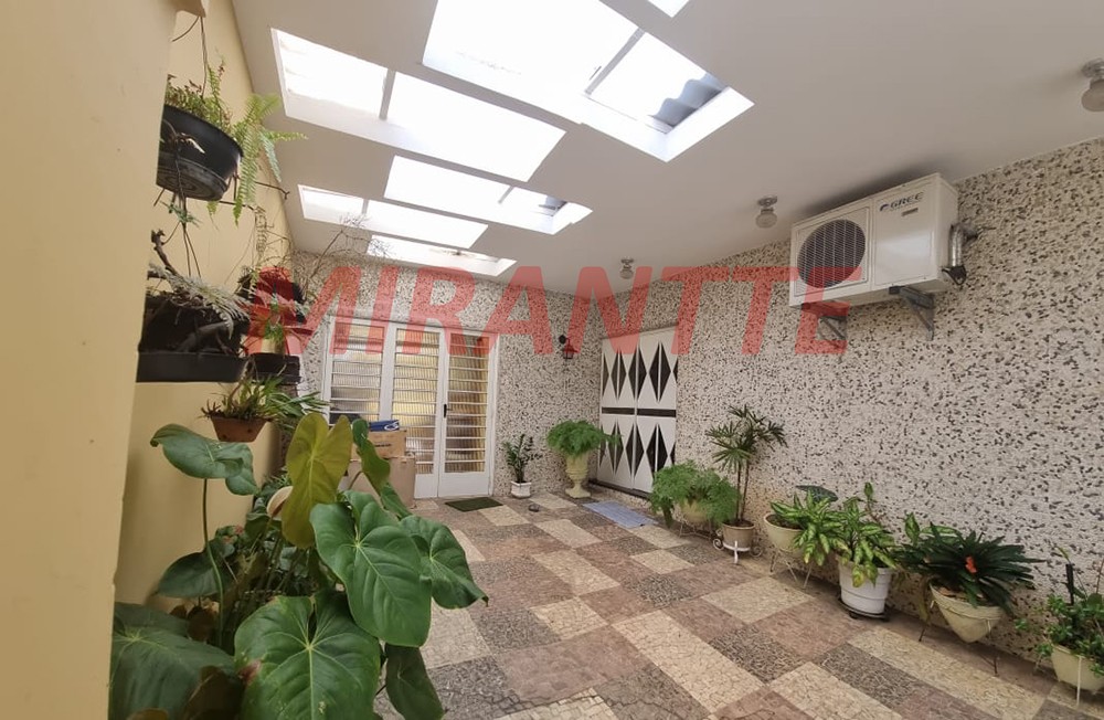 Sobrado de 230m² com 3 quartos em Santana