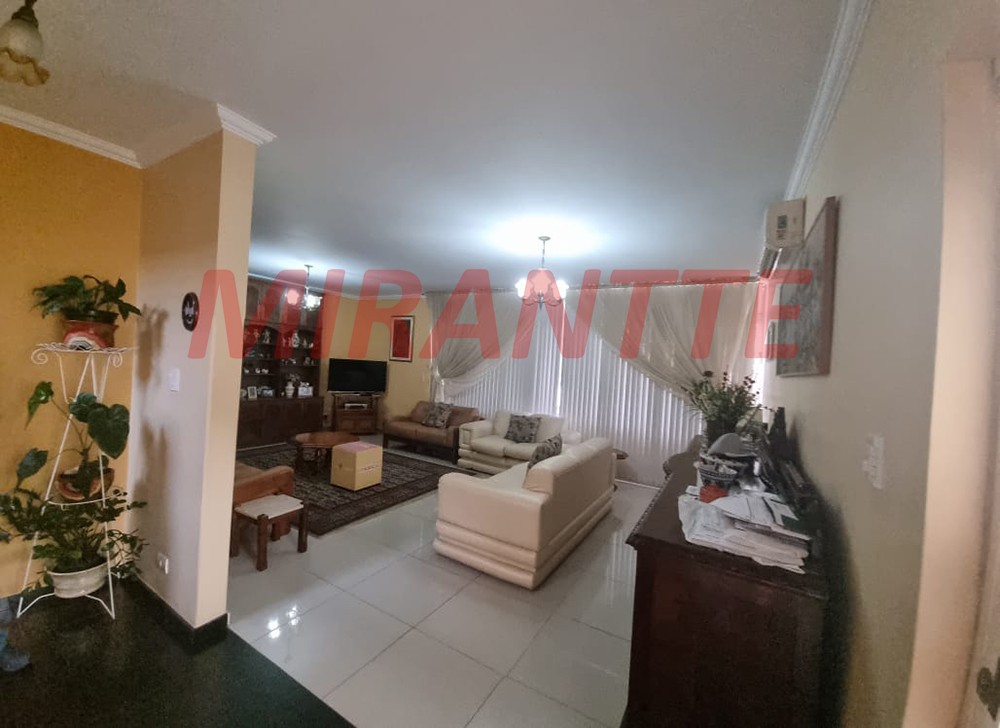 Sobrado de 230m² com 3 quartos em Santana