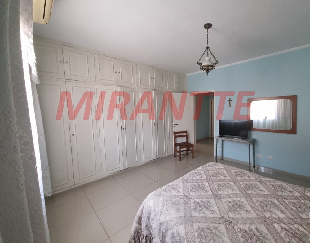 Sobrado de 230m² com 3 quartos em Santana