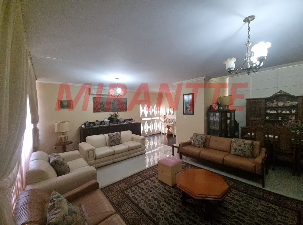 Sobrado de 230m² com 3 quartos em Santana