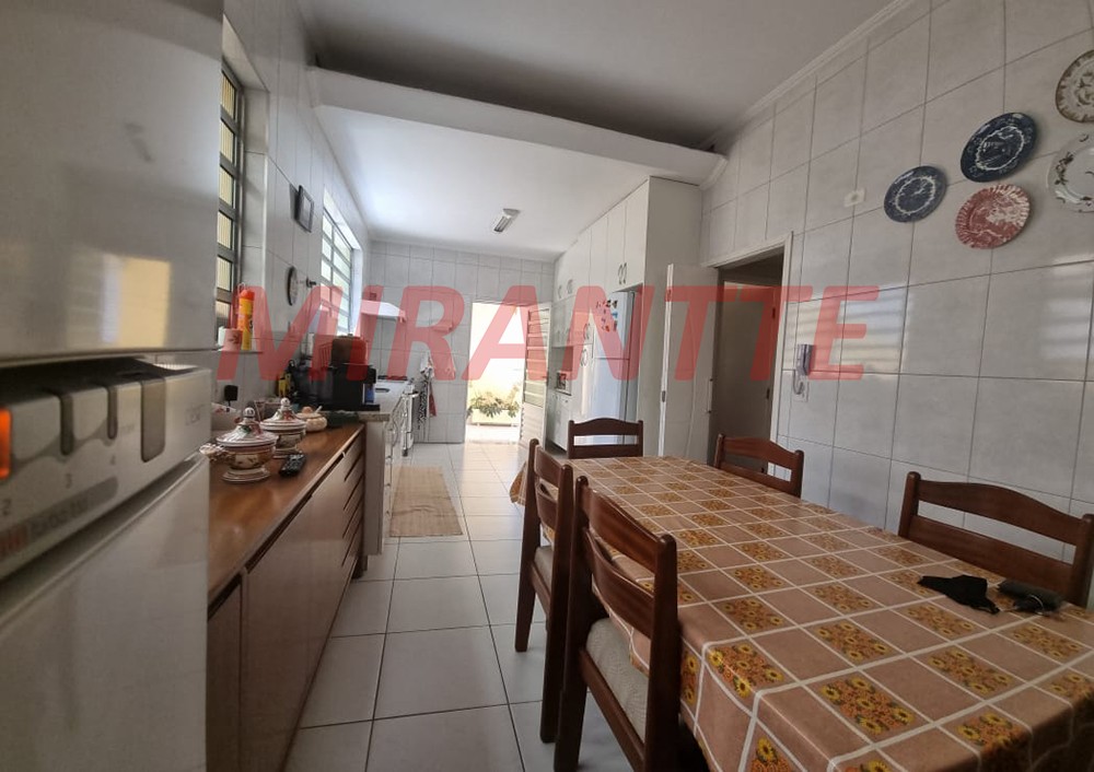 Sobrado de 230m² com 3 quartos em Santana