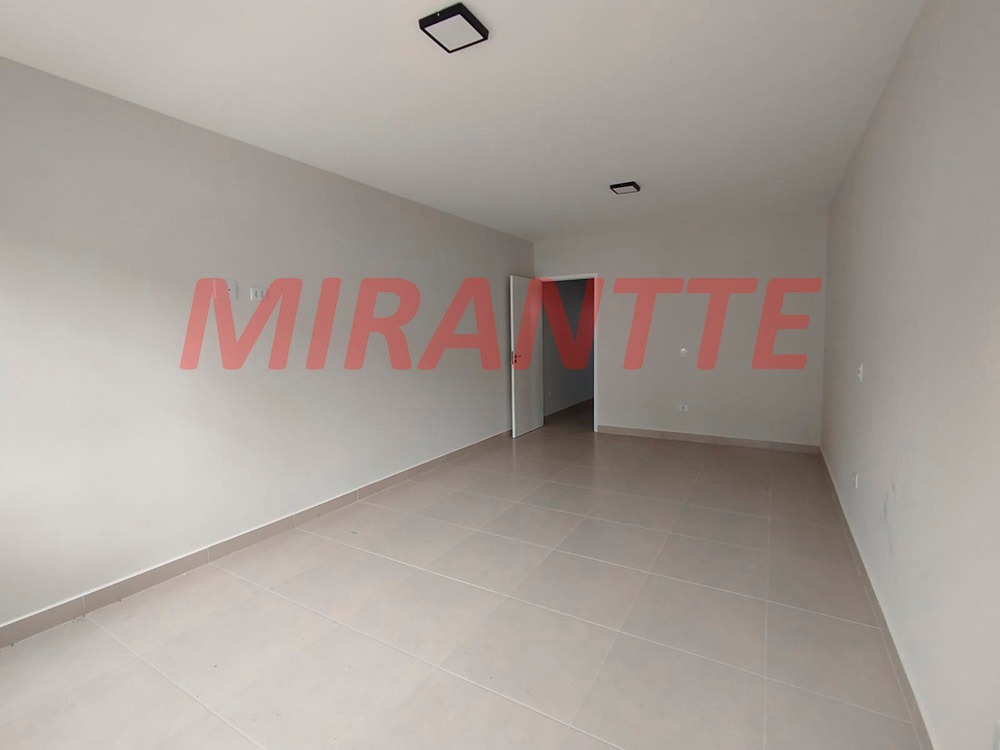 Apartamento de 38m² com 1 quartos em Água Fria