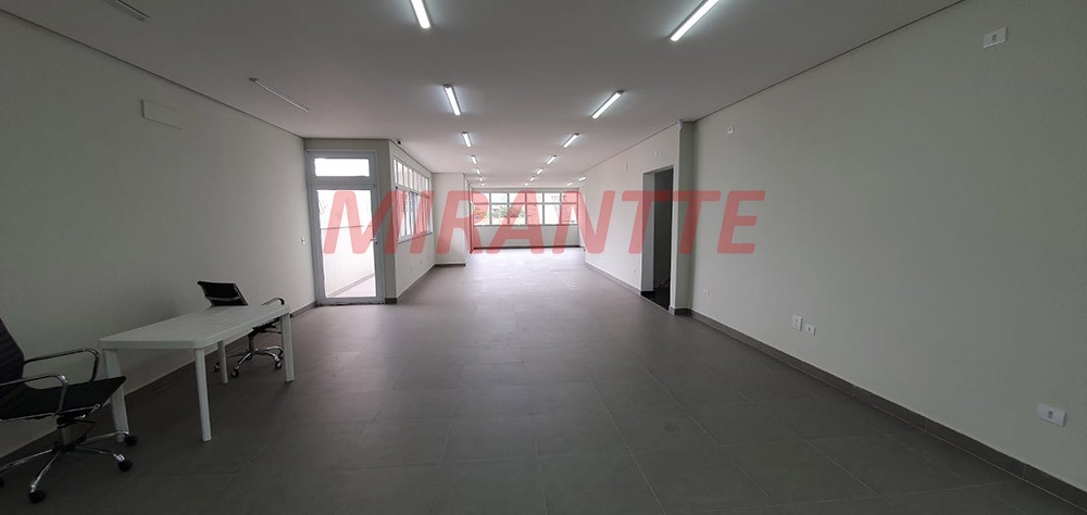 Comercial de 240m² em Santana