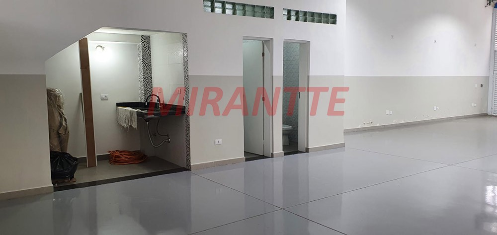 Comercial de 240m² em Santana