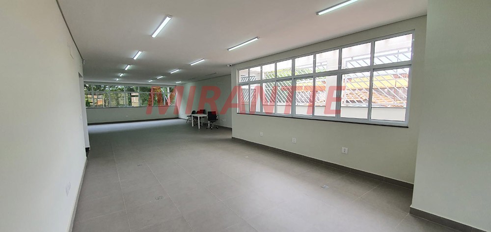 Comercial de 240m² em Santana