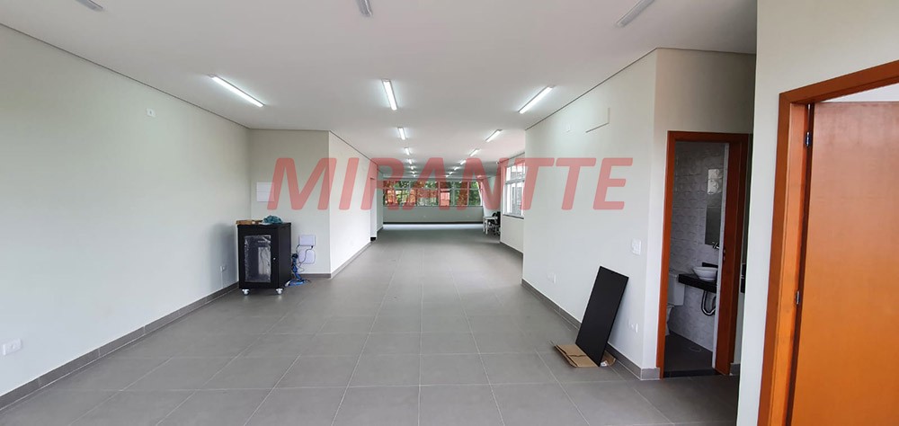 Comercial de 240m² em Santana