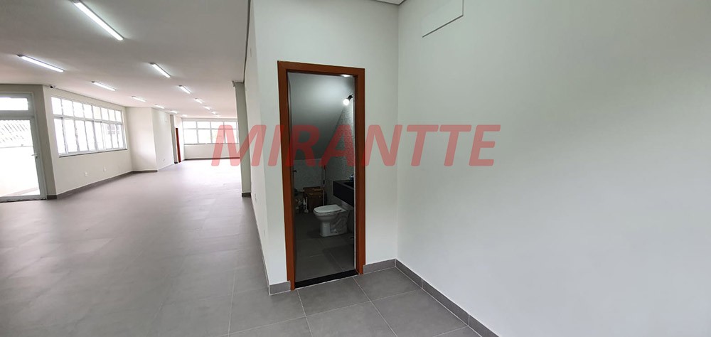 Comercial de 240m² em Santana