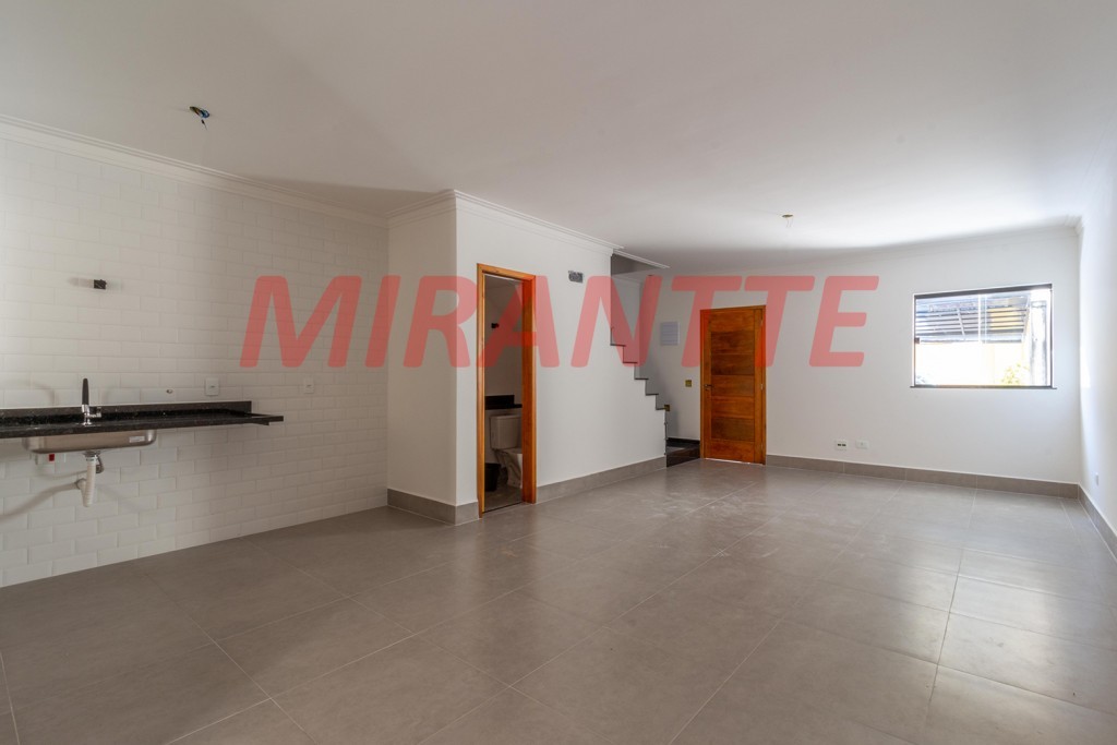 Sobrado de 110m² com 3 quartos em Santa Teresinha