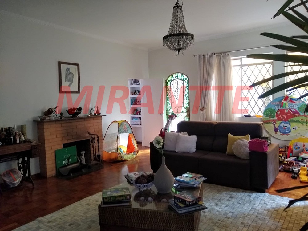 Sobrado de 550m² com 6 quartos em Jardim Floresta