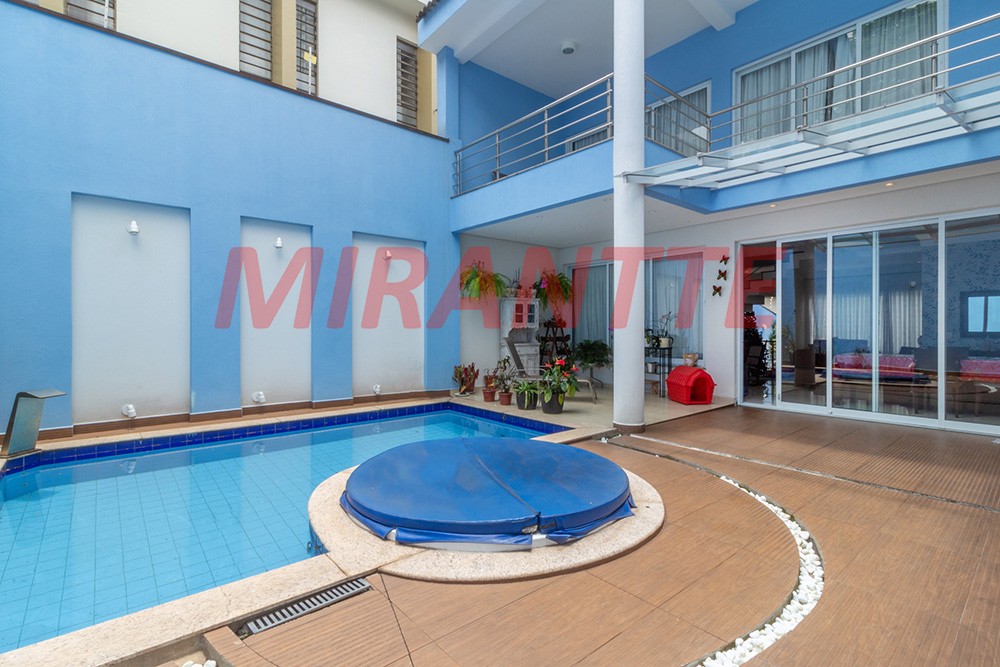 Sobrado de 560m² com 4 quartos em Santana