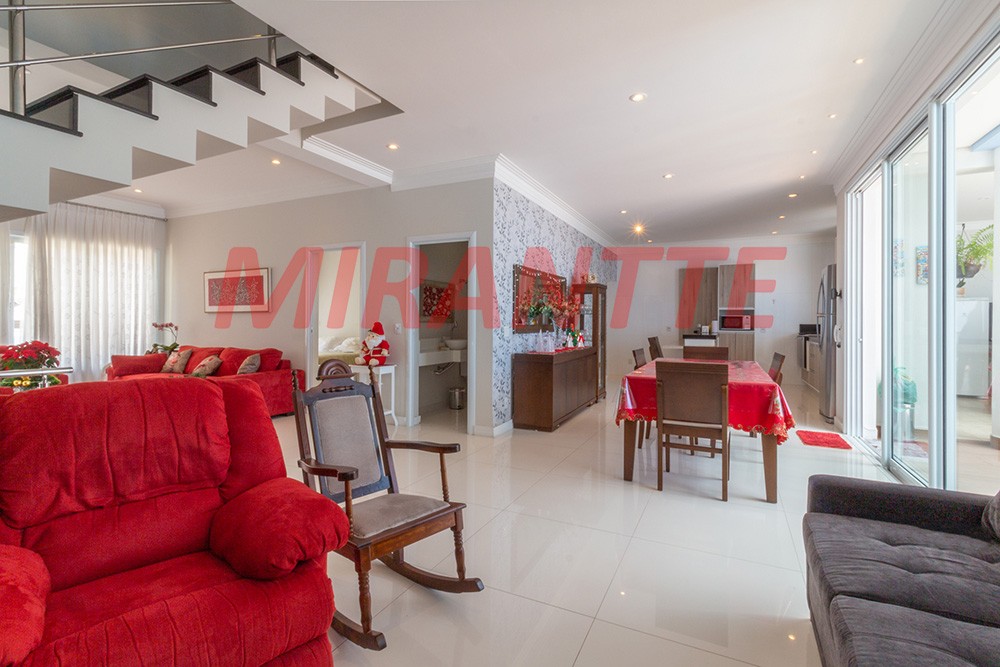 Sobrado de 560m² com 4 quartos em Santana