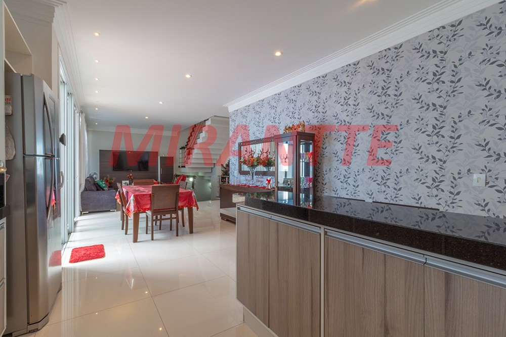 Sobrado de 560m² com 4 quartos em Santana