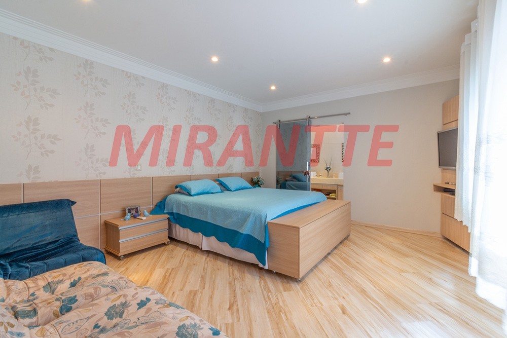 Sobrado de 560m² com 4 quartos em Santana