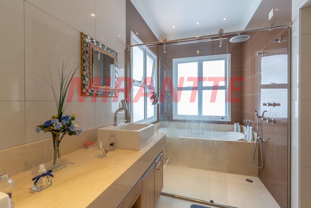 Sobrado de 560m² com 4 quartos em Santana