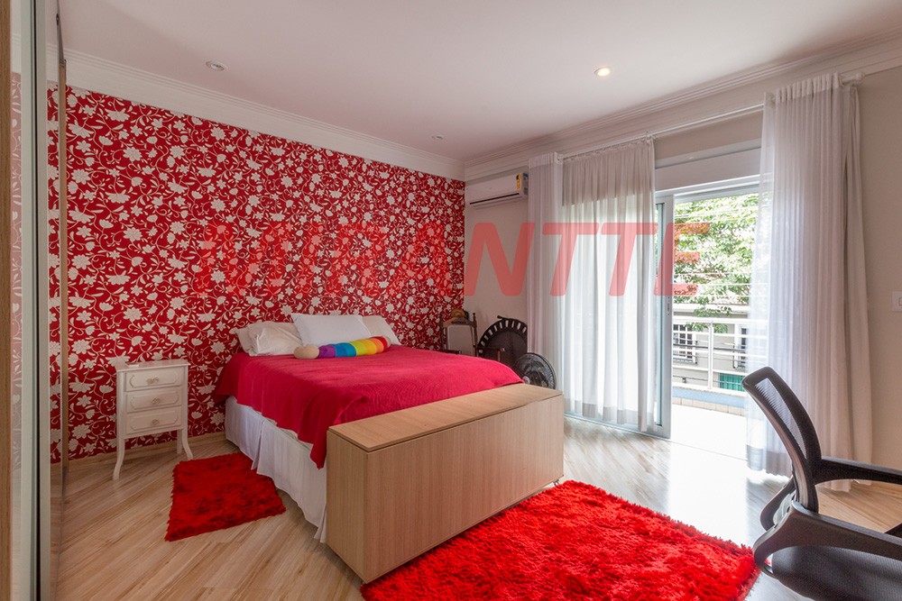 Sobrado de 560m² com 4 quartos em Santana
