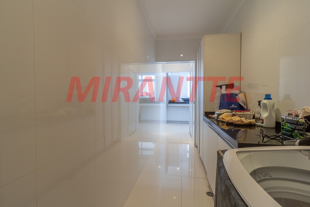 Sobrado de 560m² com 4 quartos em Santana