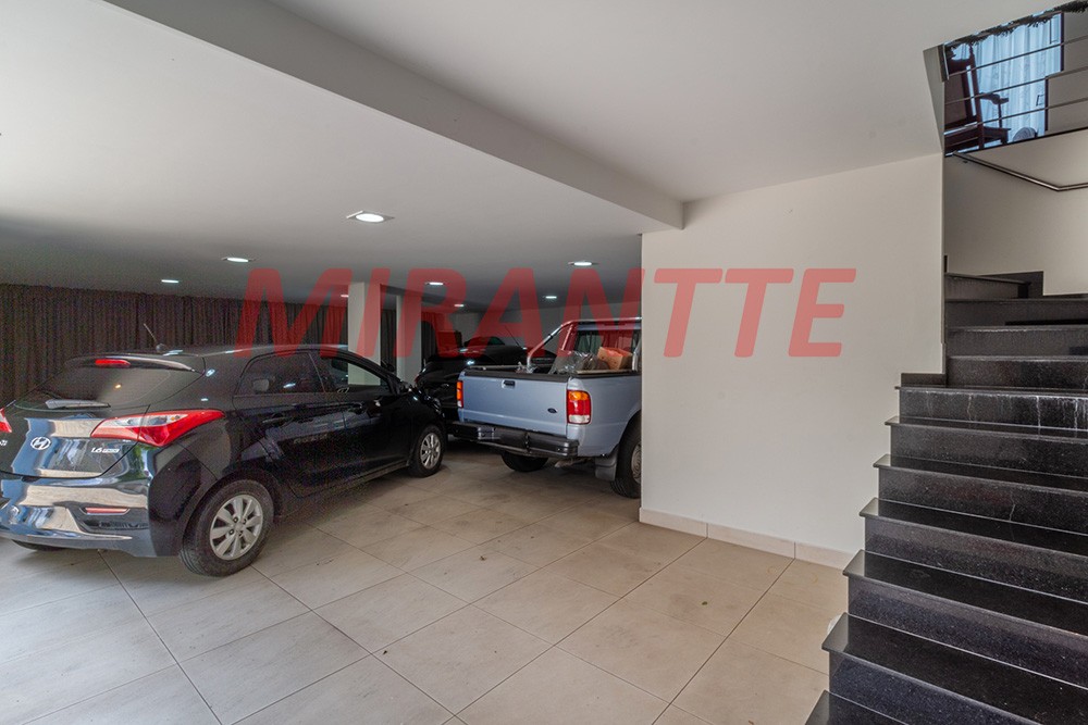 Sobrado de 560m² com 4 quartos em Santana