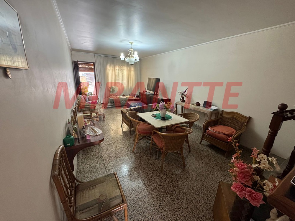 Sobrado de 159m² com 2 quartos em Tremembe