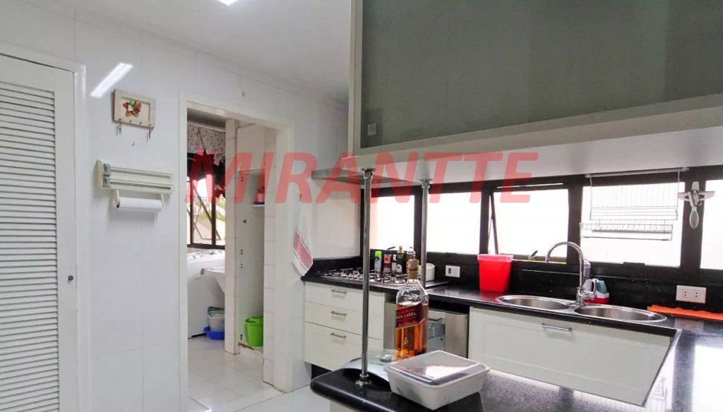 Apartamento com 4 quartos em Santana
