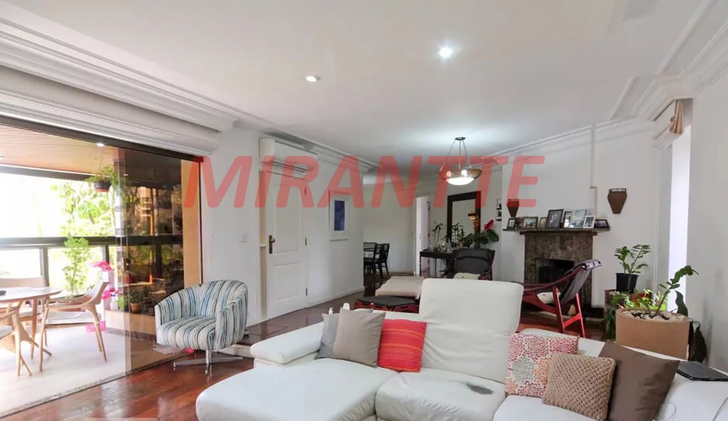 Apartamento com 4 quartos em Santana