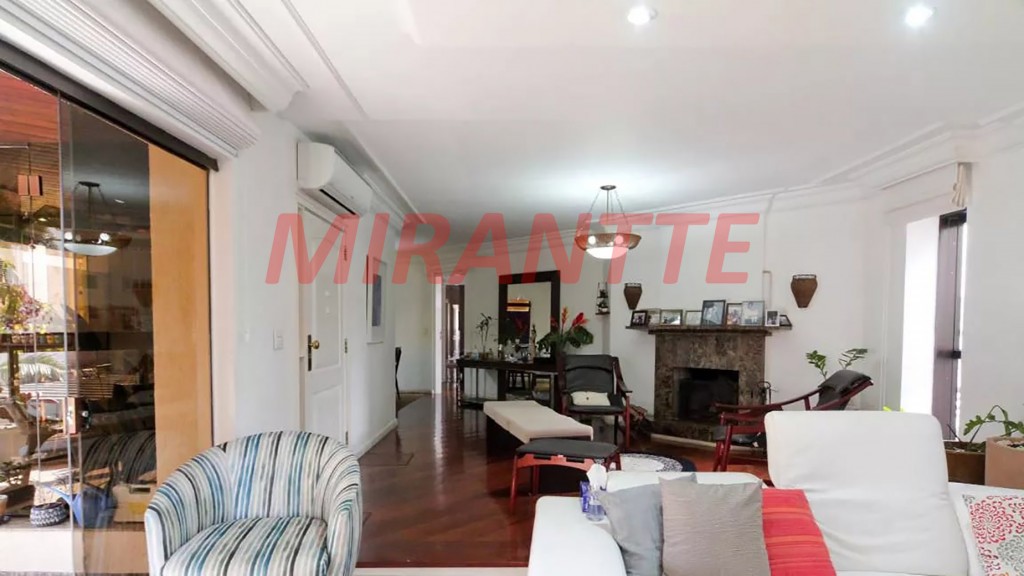 Apartamento com 4 quartos em Santana