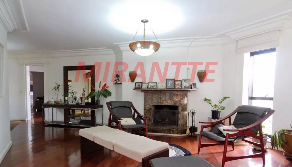 Apartamento com 4 quartos em Santana