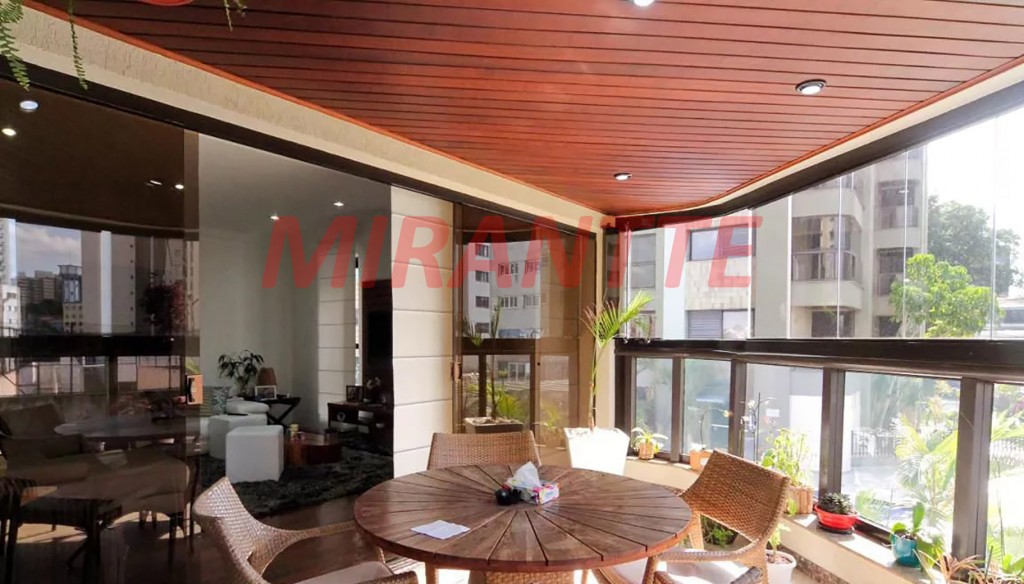 Apartamento com 4 quartos em Santana