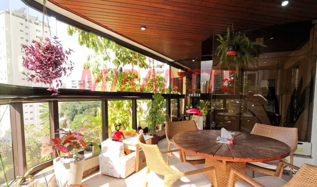 Apartamento com 4 quartos em Santana