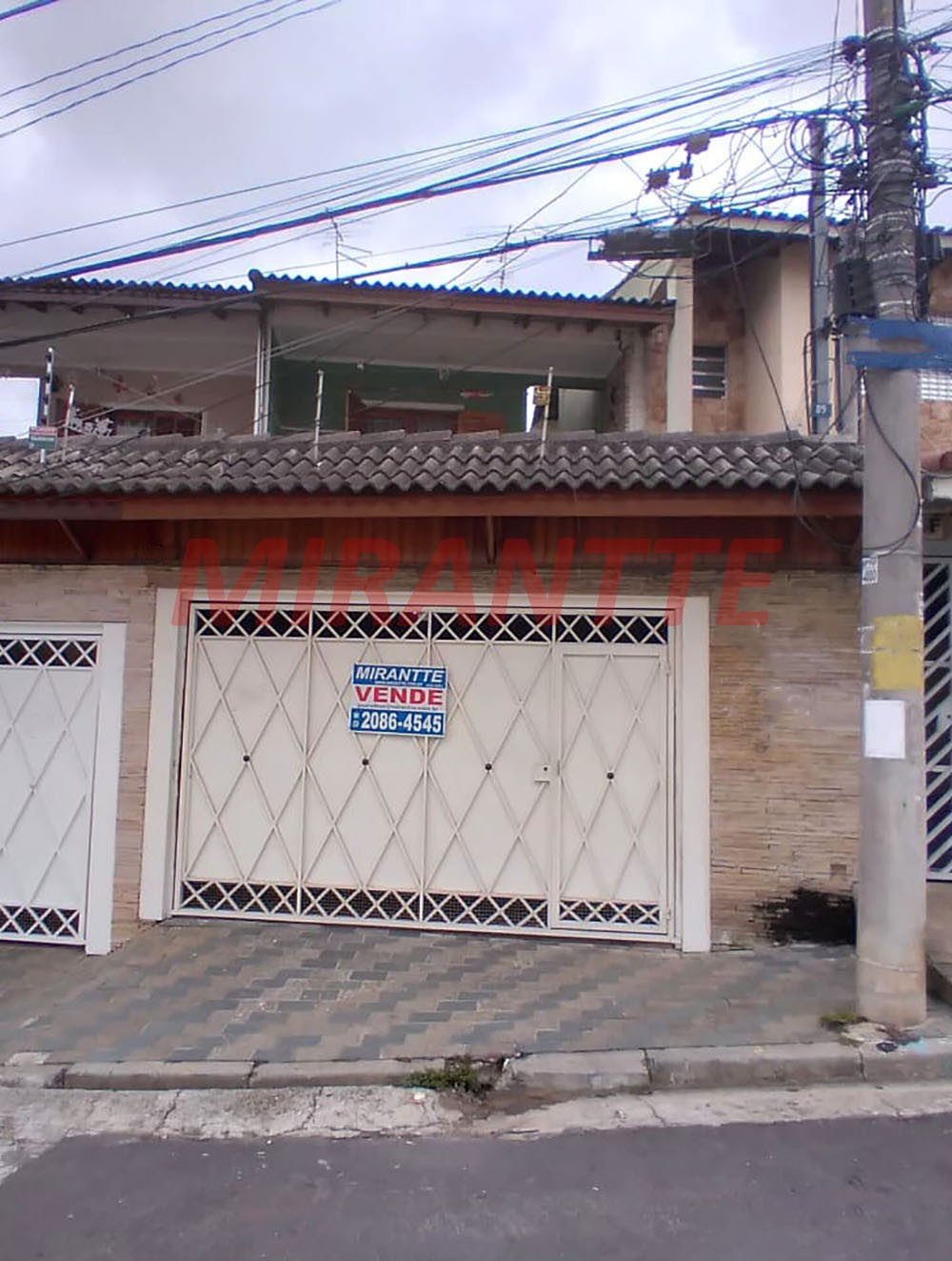 Sobrado de 216m² com 4 quartos em Vila Milton
