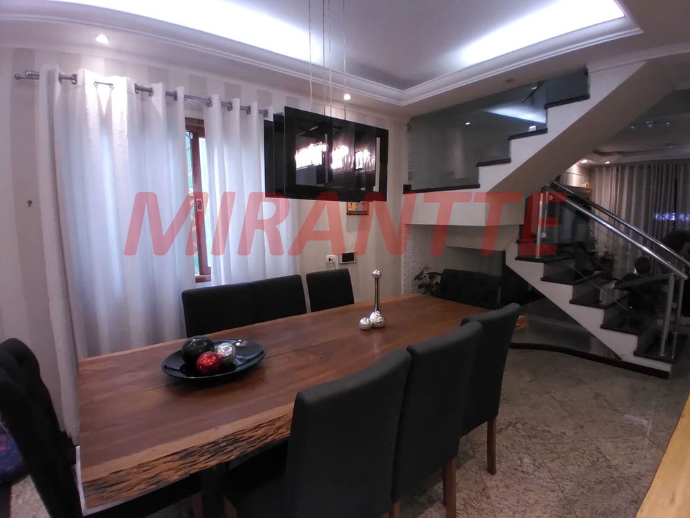 Sobrado de 216m² com 4 quartos em Vila Milton