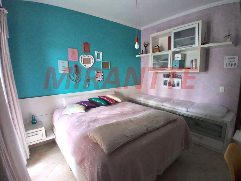 Sobrado de 216m² com 4 quartos em Vila Milton
