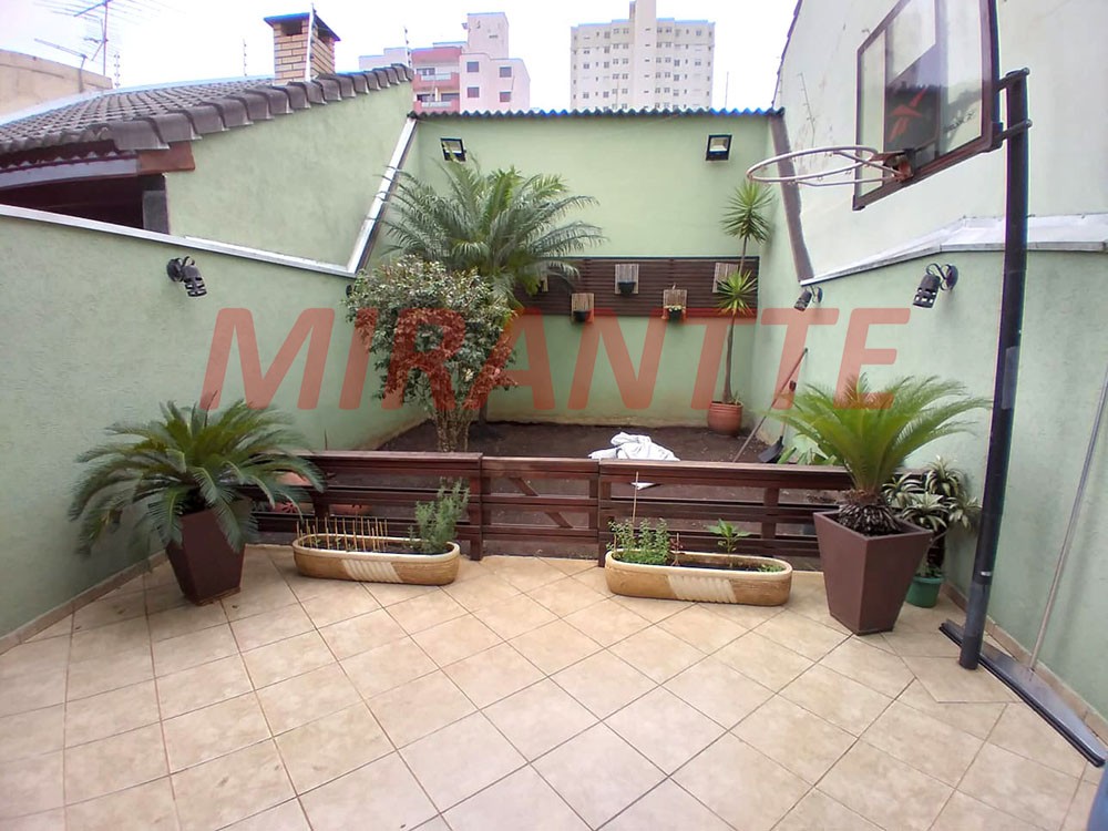 Sobrado de 216m² com 4 quartos em Vila Milton
