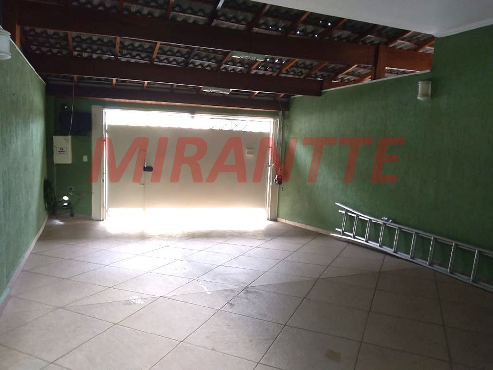 Sobrado de 216m² com 4 quartos em Vila Milton