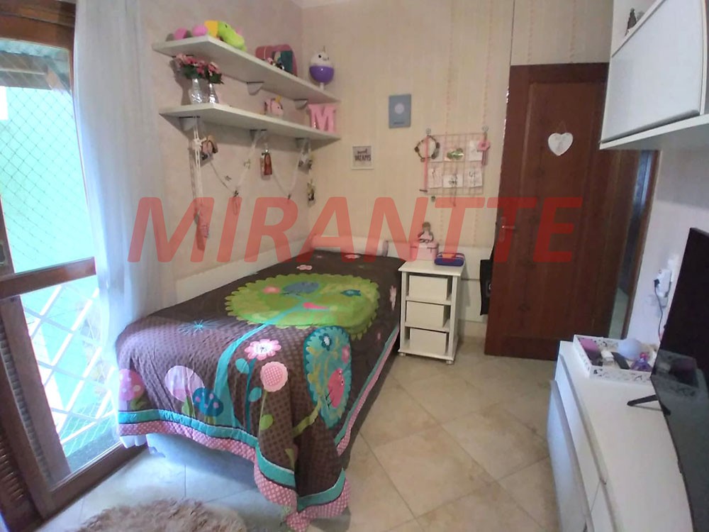 Sobrado de 216m² com 4 quartos em Vila Milton