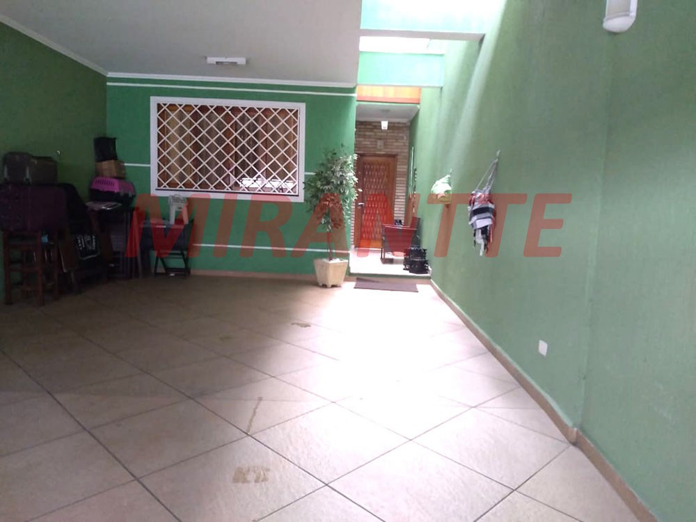 Sobrado de 216m² com 4 quartos em Vila Milton