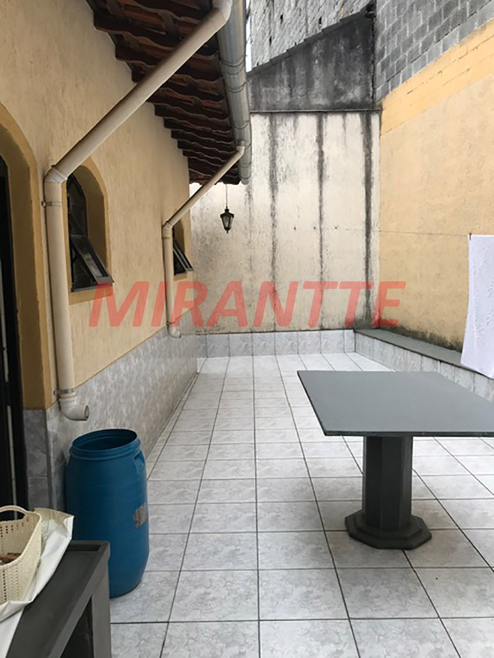 Sobrado de 260m² com 3 quartos em Jardim Guapíra