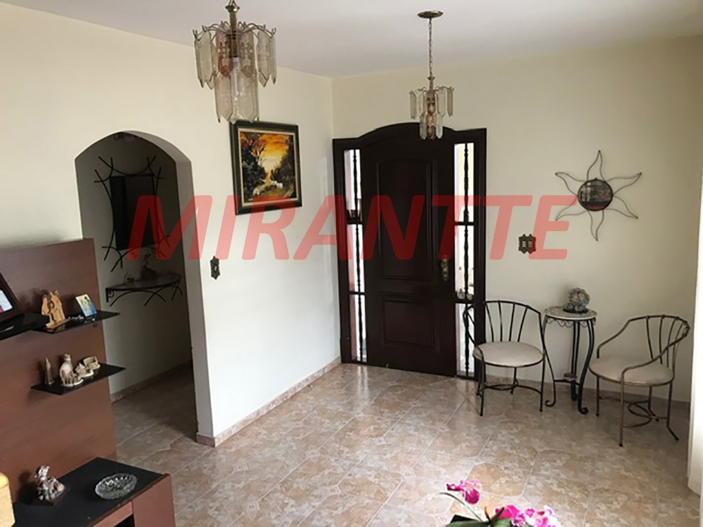 Sobrado de 260m² com 3 quartos em Jardim Guapíra