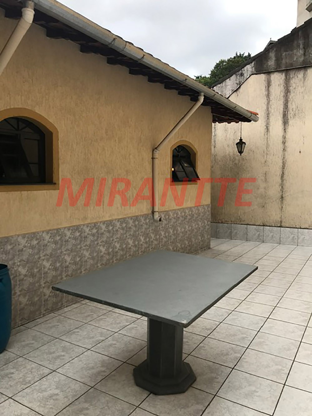 Sobrado de 260m² com 3 quartos em Jardim Guapíra