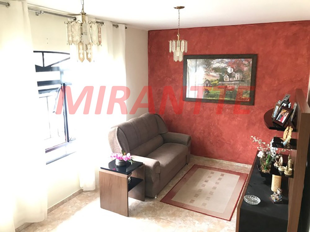 Sobrado de 260m² com 3 quartos em Jardim Guapíra