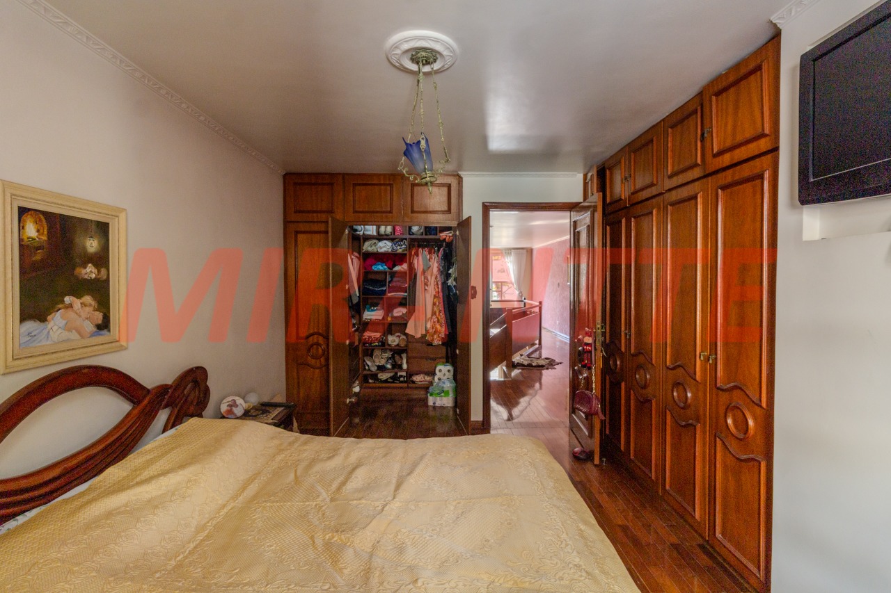 Sobrado de 316m² com 3 quartos em Jardim Virginia Bianca