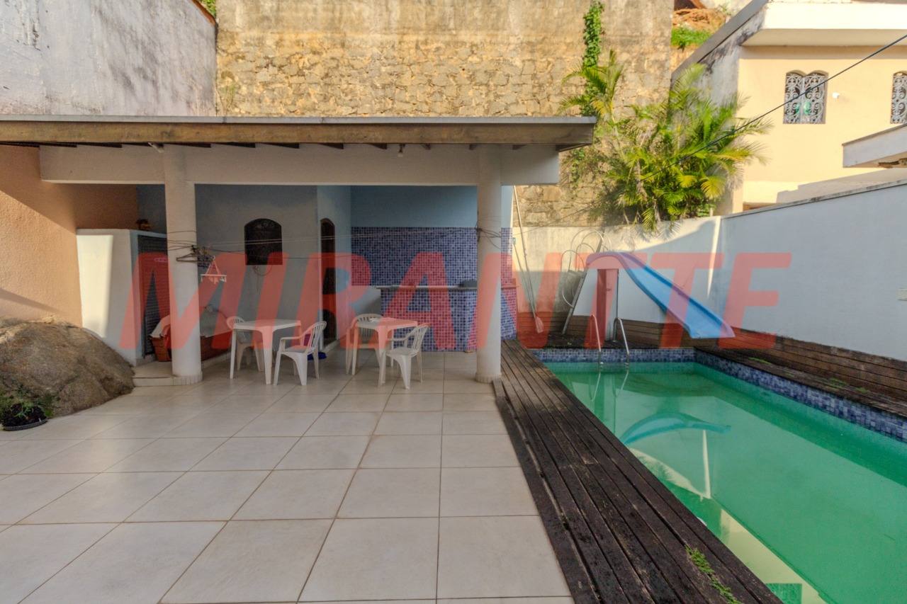 Sobrado de 316m² com 3 quartos em Jardim Virginia Bianca