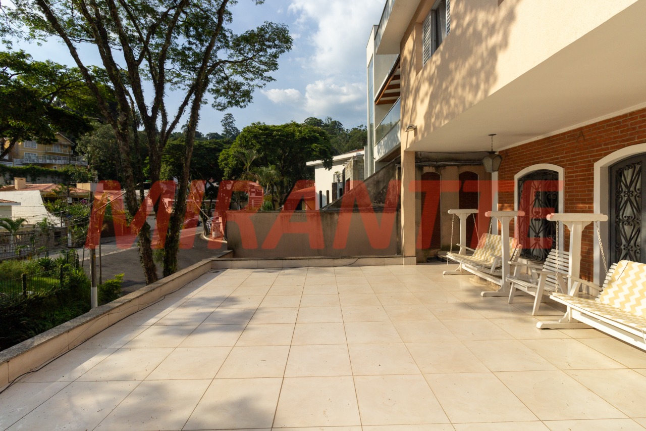 Sobrado de 316m² com 3 quartos em Jardim Virginia Bianca