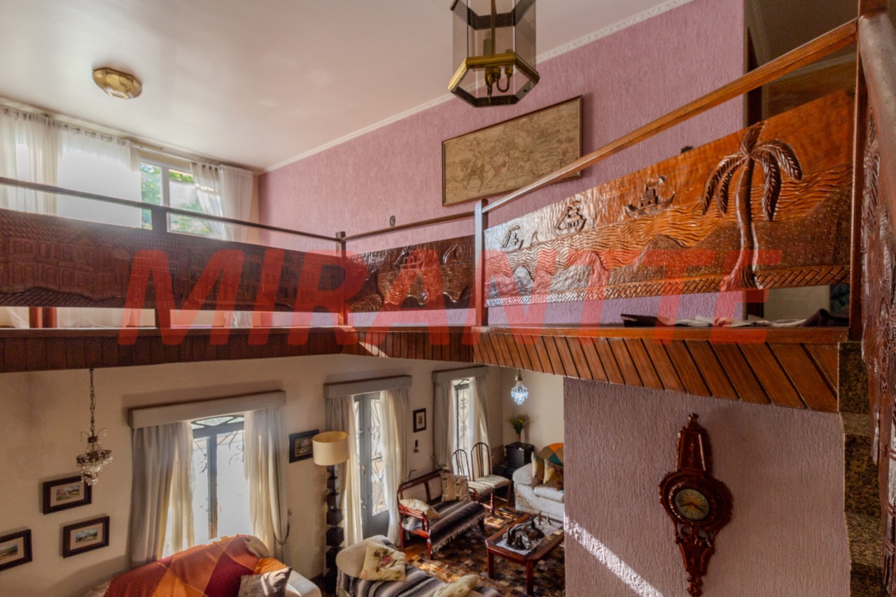 Sobrado de 316m² com 3 quartos em Jardim Virginia Bianca