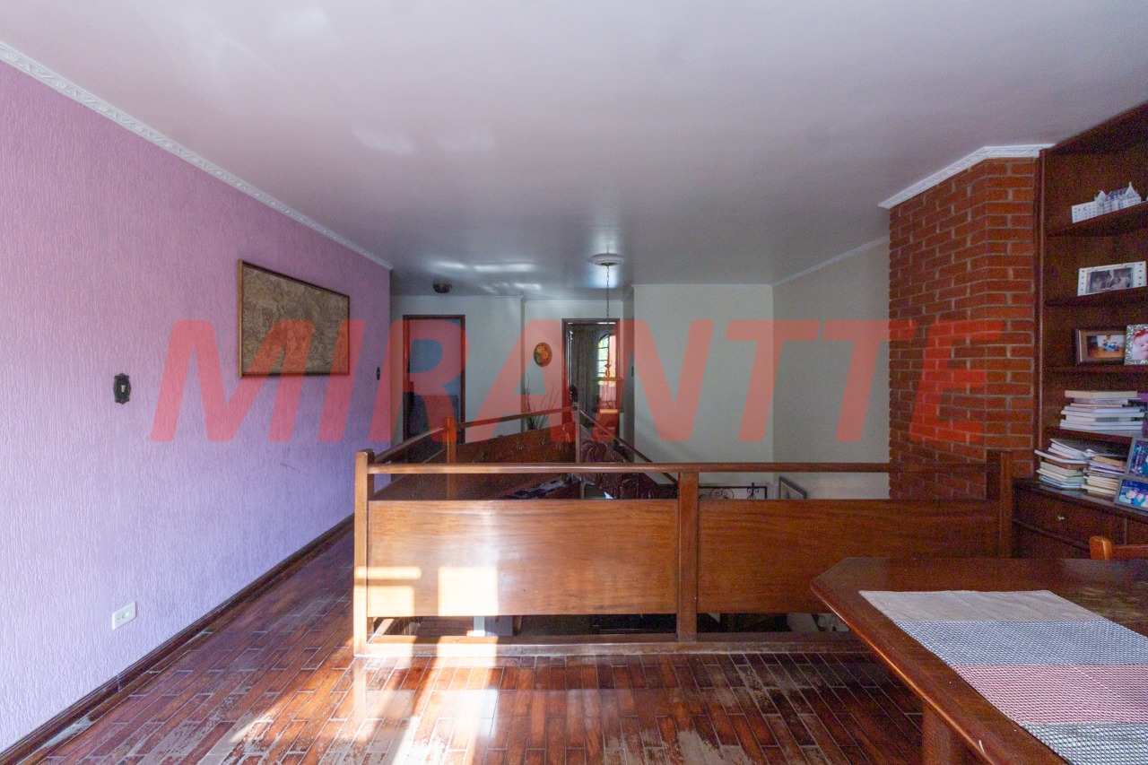 Sobrado de 316m² com 3 quartos em Jardim Virginia Bianca
