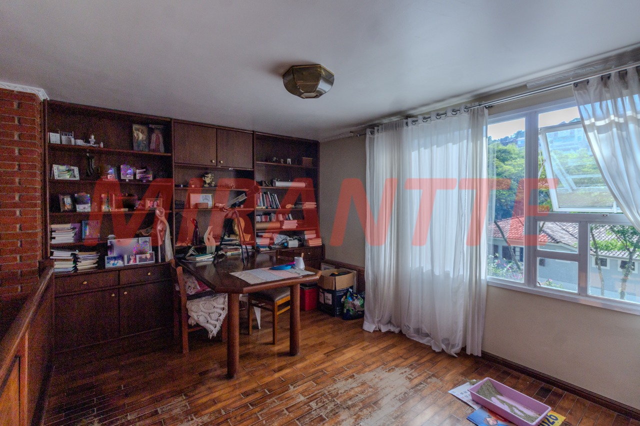Sobrado de 316m² com 3 quartos em Jardim Virginia Bianca