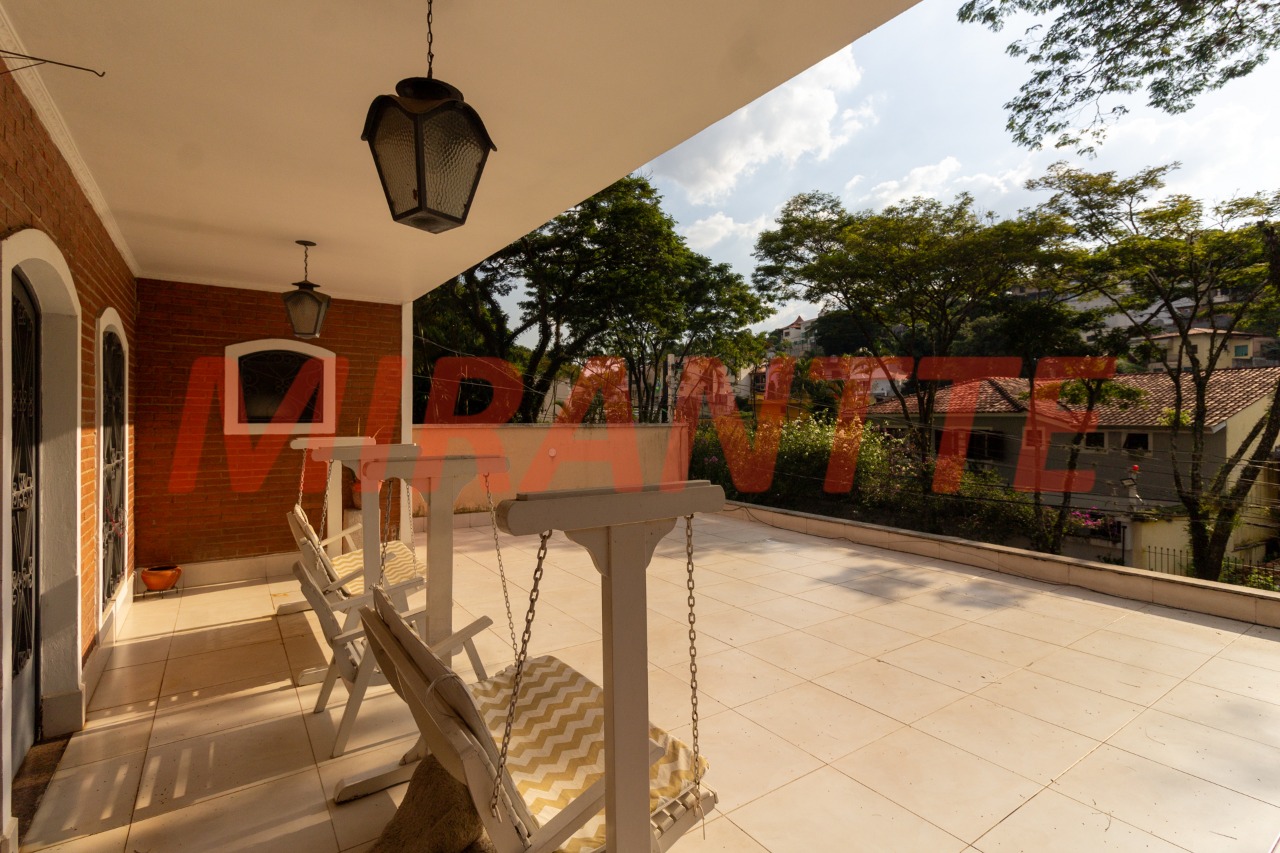 Sobrado de 316m² com 3 quartos em Jardim Virginia Bianca