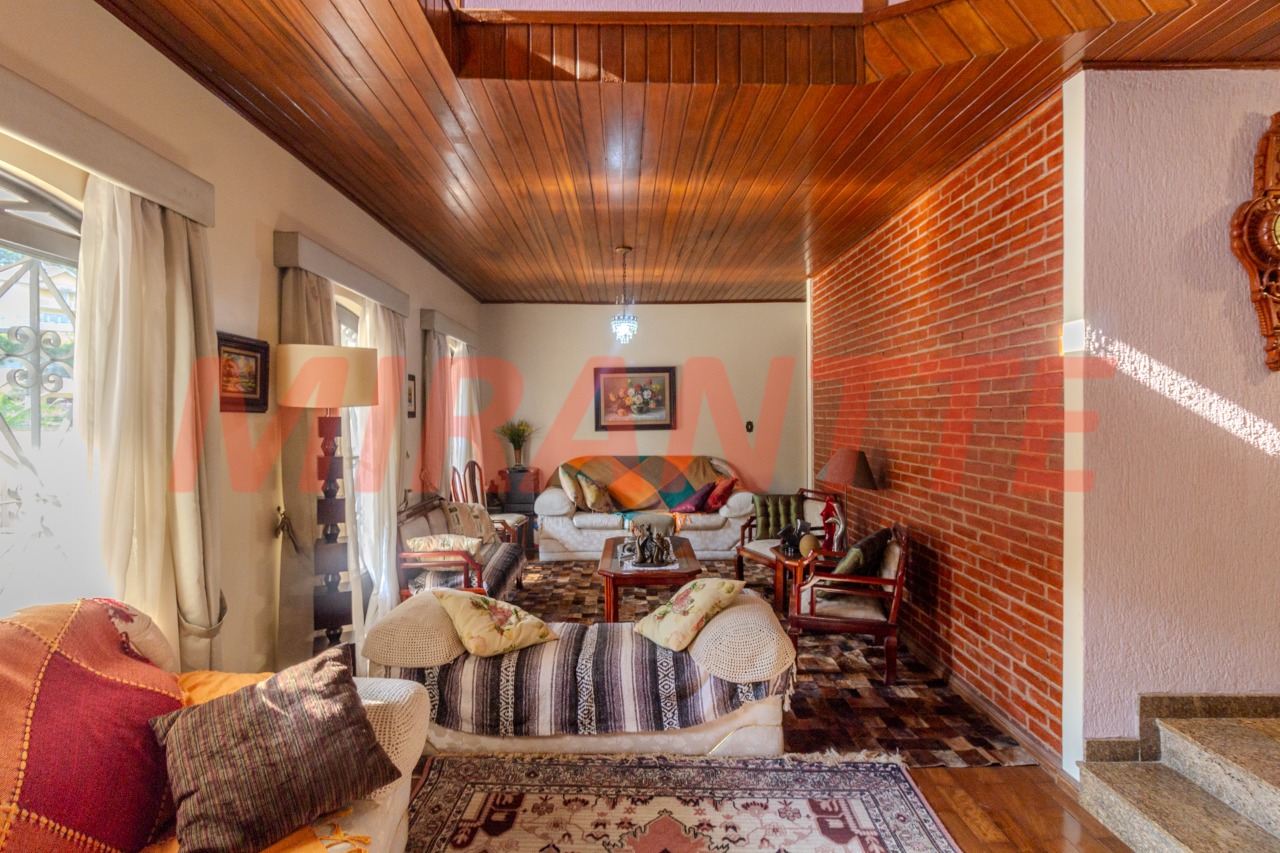 Sobrado de 316m² com 3 quartos em Jardim Virginia Bianca