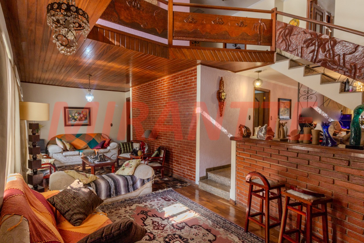 Sobrado de 316m² com 3 quartos em Jardim Virginia Bianca